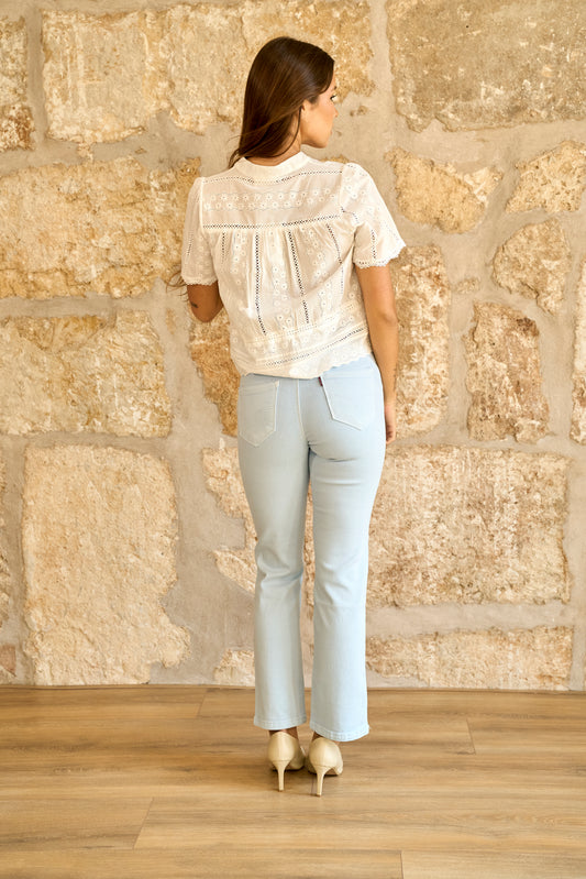 Pantalones denim en color azul cielo