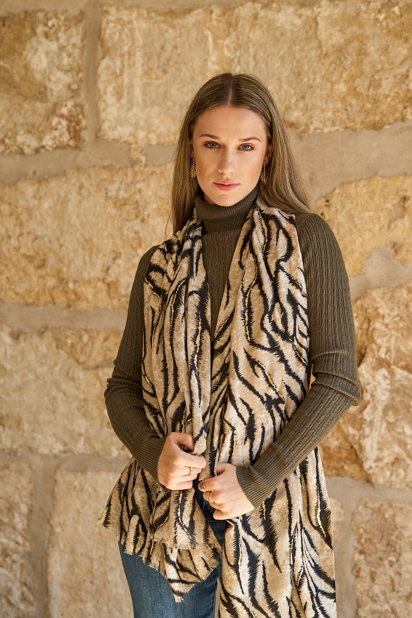 Foulard estampat beig amb detalls daurats
