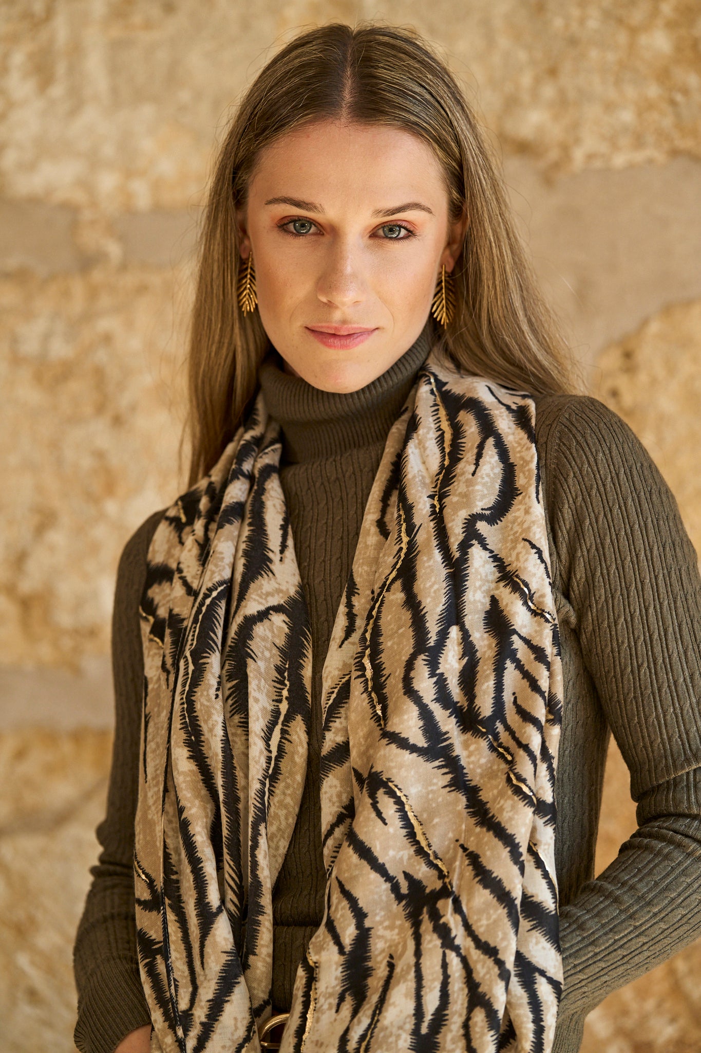 Foulard estampat beig amb detalls daurats