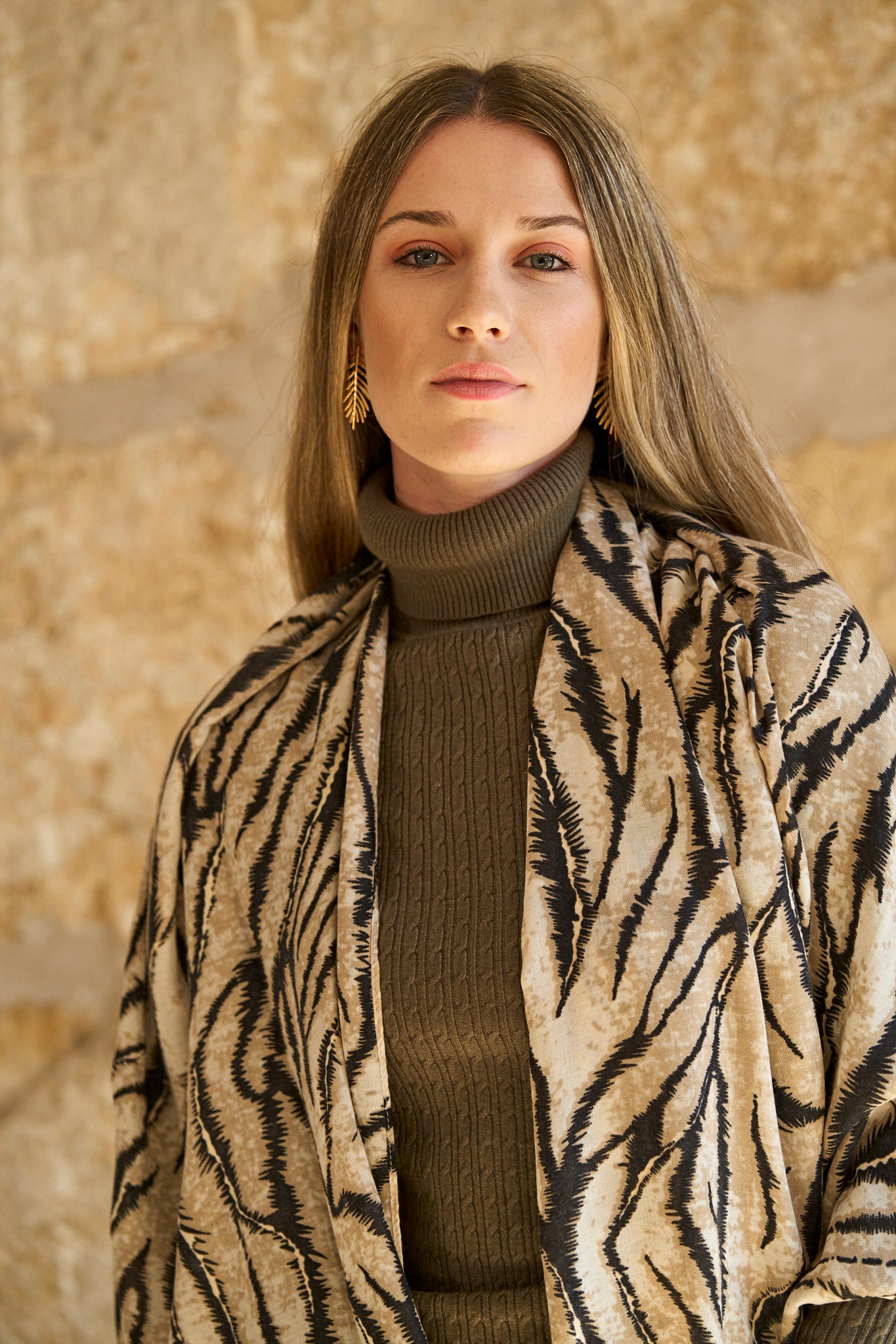 Foulard estampat beig amb detalls daurats