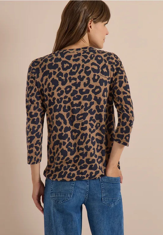 Camisa de manga tres cuartos con escote en V y estampado de leopardo