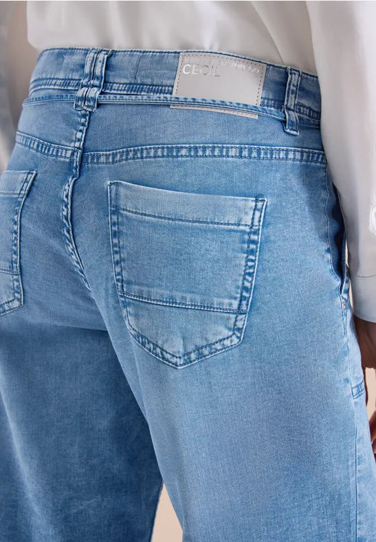 Pantalones vaqueros acampanados de pierna ancha