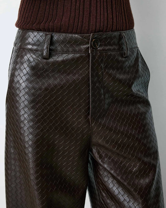 Pantalones bombachos de piel sintética texturizada color chocolate Artius