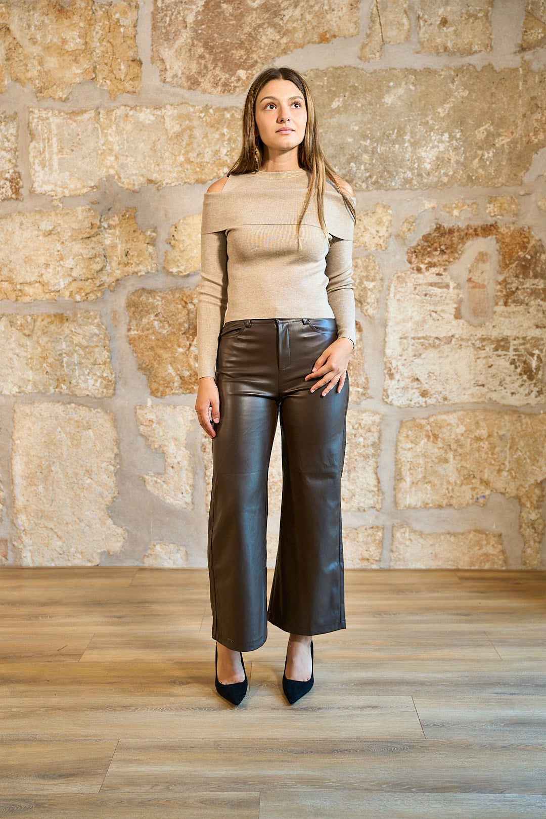 Pantalón efecto piel marrón de pierna ancha
