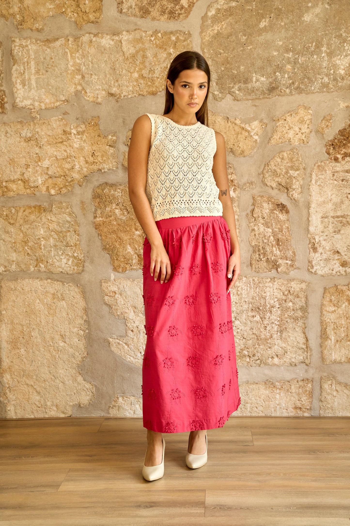 Falda midi bordada fucsia Rosalie