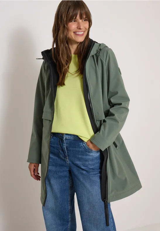 Abrigo softshell impermeable con capucha