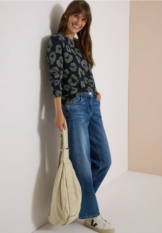 Jersey de cuello redondo con estampado de leopardo