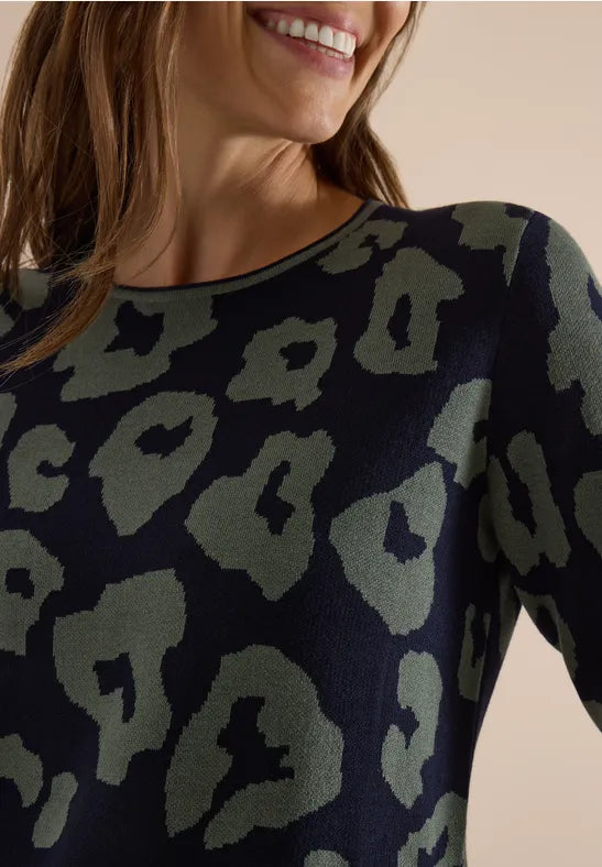 Jersey de cuello redondo con estampado de leopardo