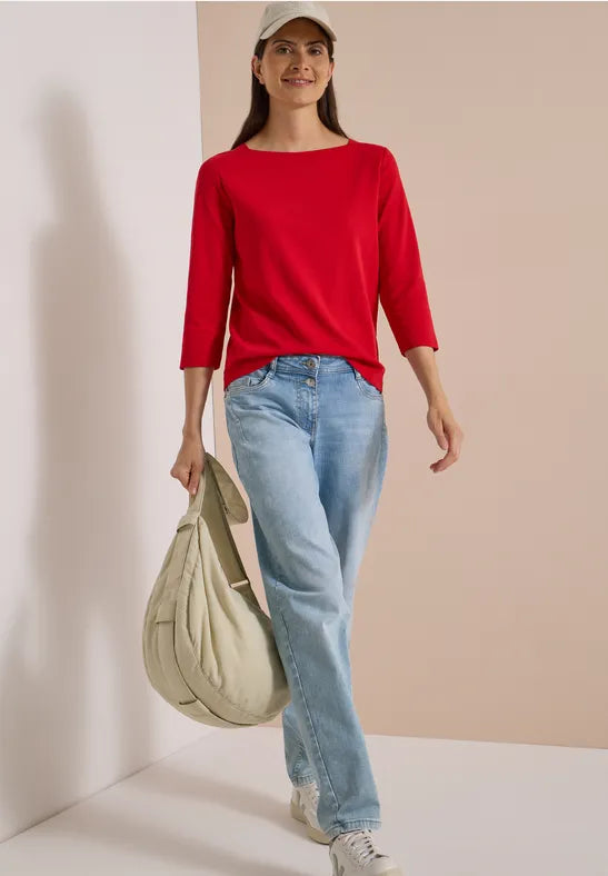 Camiseta básica de algodón con cuello barco en color rojo