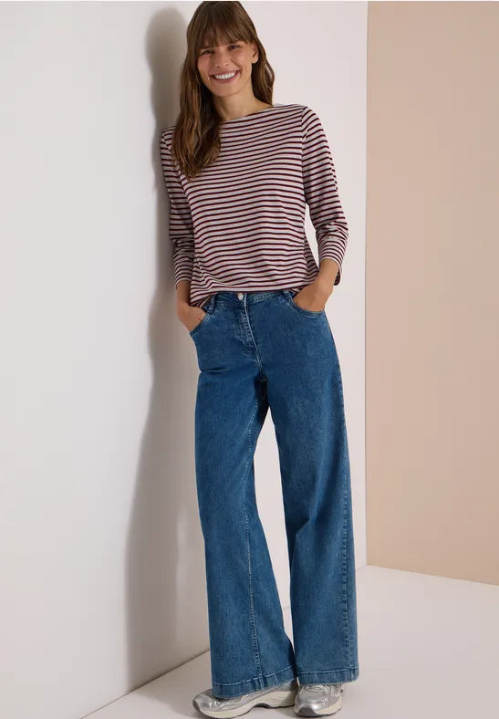 Camisa de manga tres cuartos con cuello barco y rayas