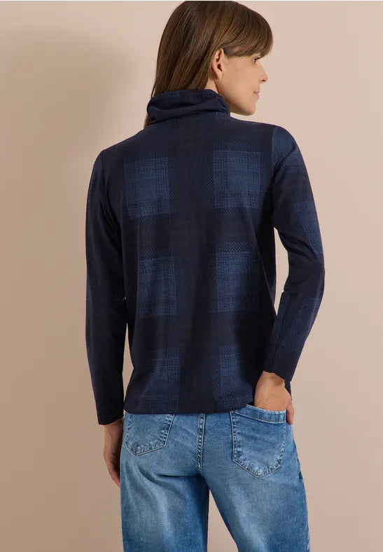 Camiseta de cuello alto con estampado de cuadros