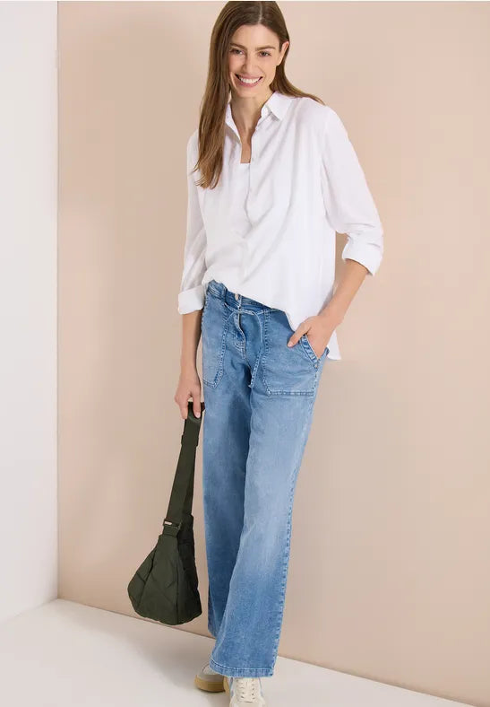 Pantalones vaqueros acampanados de pierna ancha