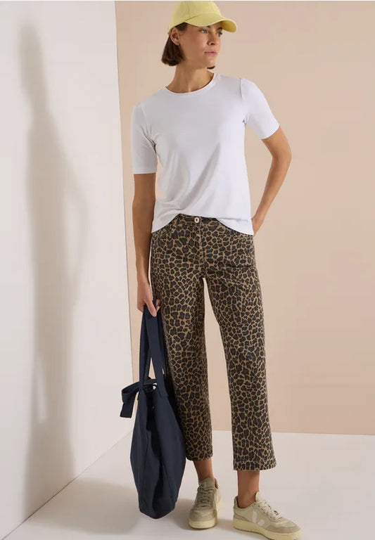 Vaqueros de talle alto y pierna ancha con estampado de leopardo