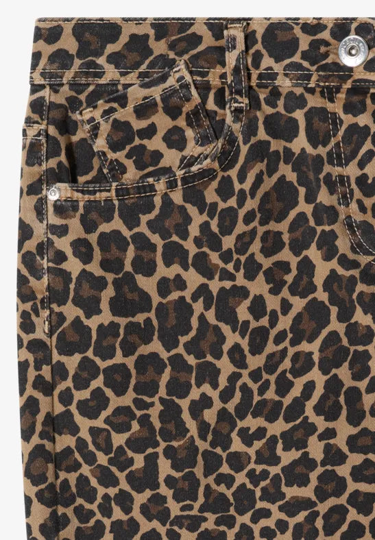 Vaqueros de talle alto y pierna ancha con estampado de leopardo
