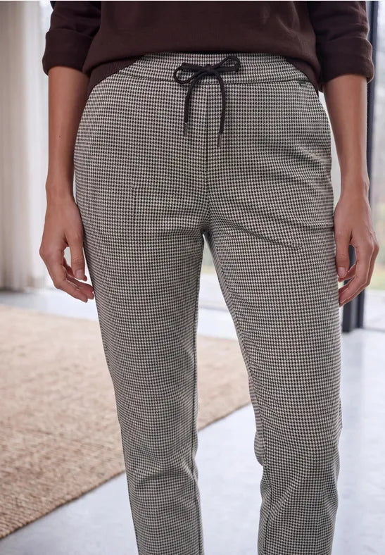 Pantalones ajustados de pierna recta con estampado de pata de gallo