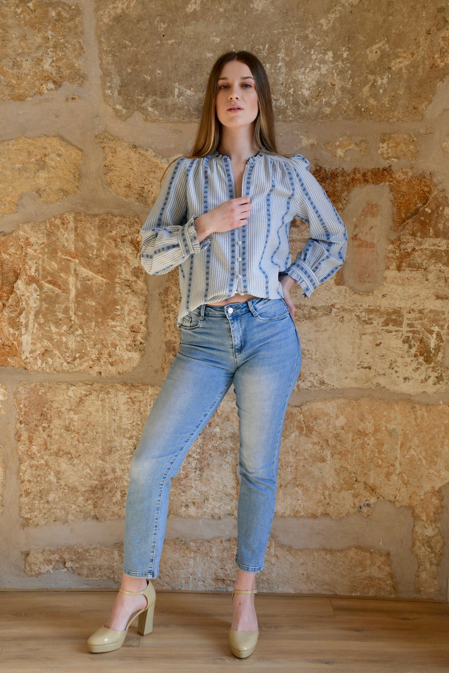 Pantalón vaquero azul claro slim tobillo