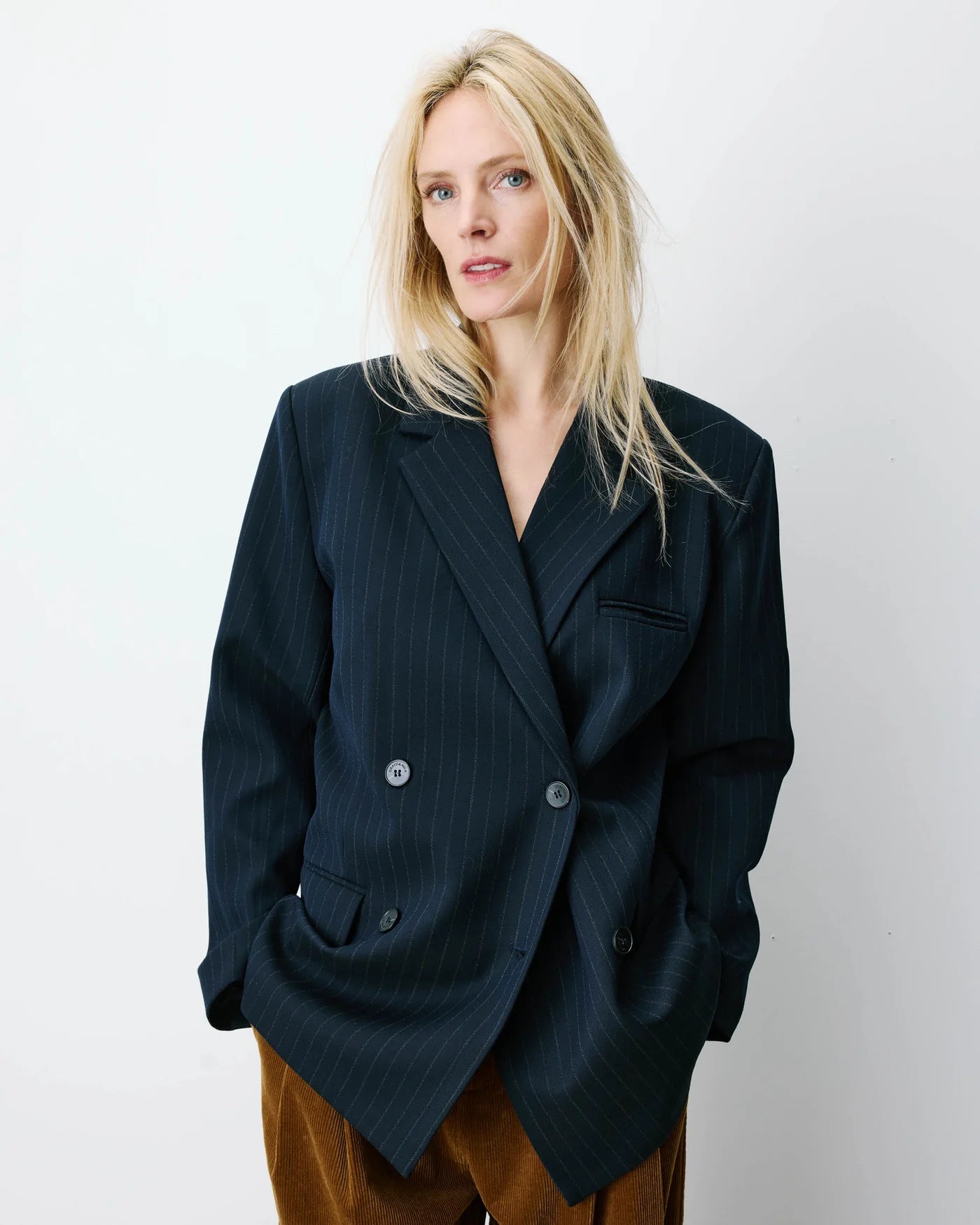 Blazer Auguste de doble botonadura a rayas azul marino