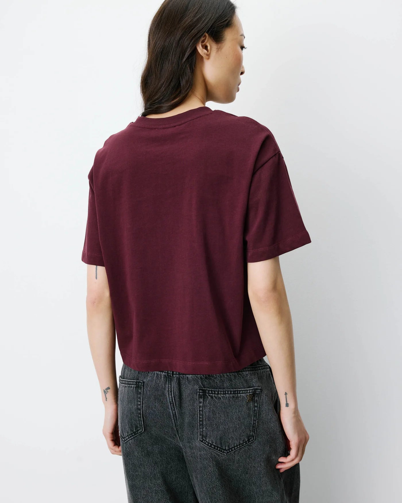 Camiseta Anis de algodón con texto estampado en color berenjena