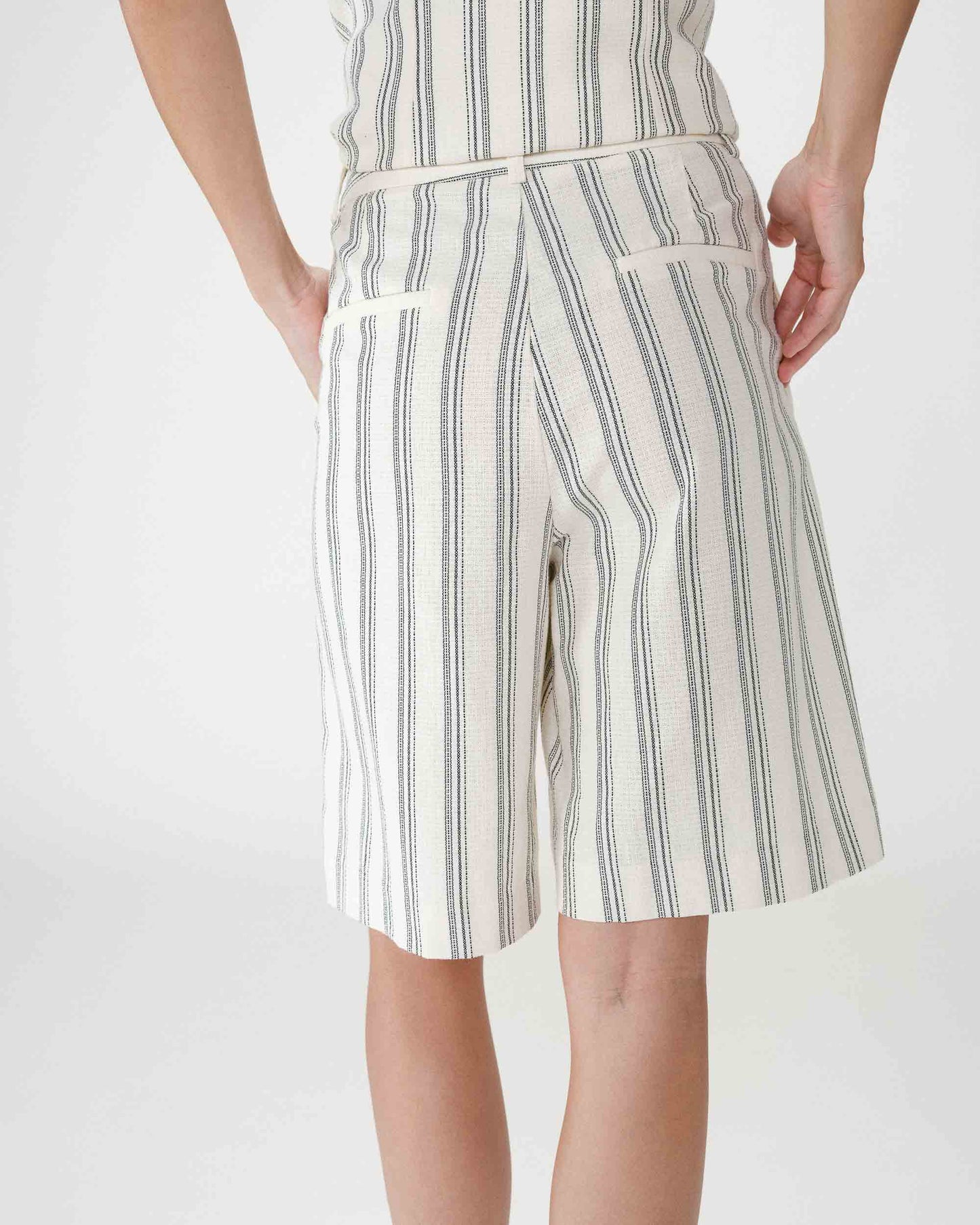 Bermudas rectas de rayas Wello