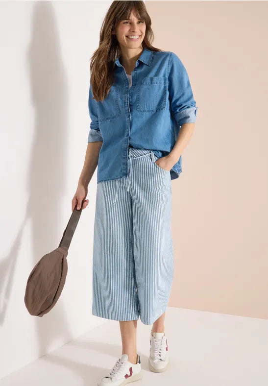 Pantalones vaqueros de pierna ancha acampanada a rayas