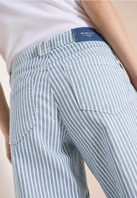 Pantalones vaqueros de pierna ancha acampanada a rayas